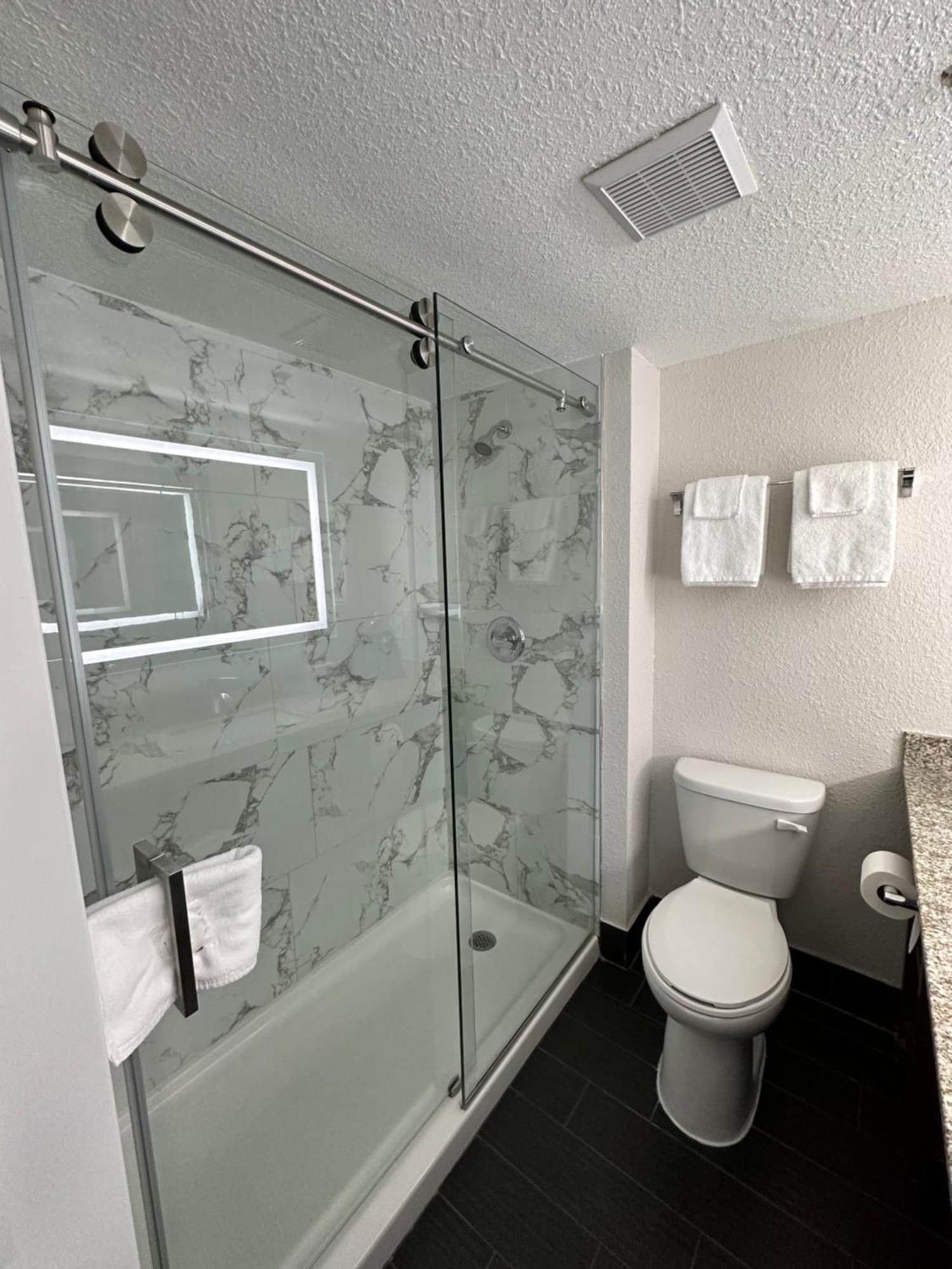 Holiday Inn Express & Suites Eden Prairie - Minneapolis By Ihg מראה חיצוני תמונה