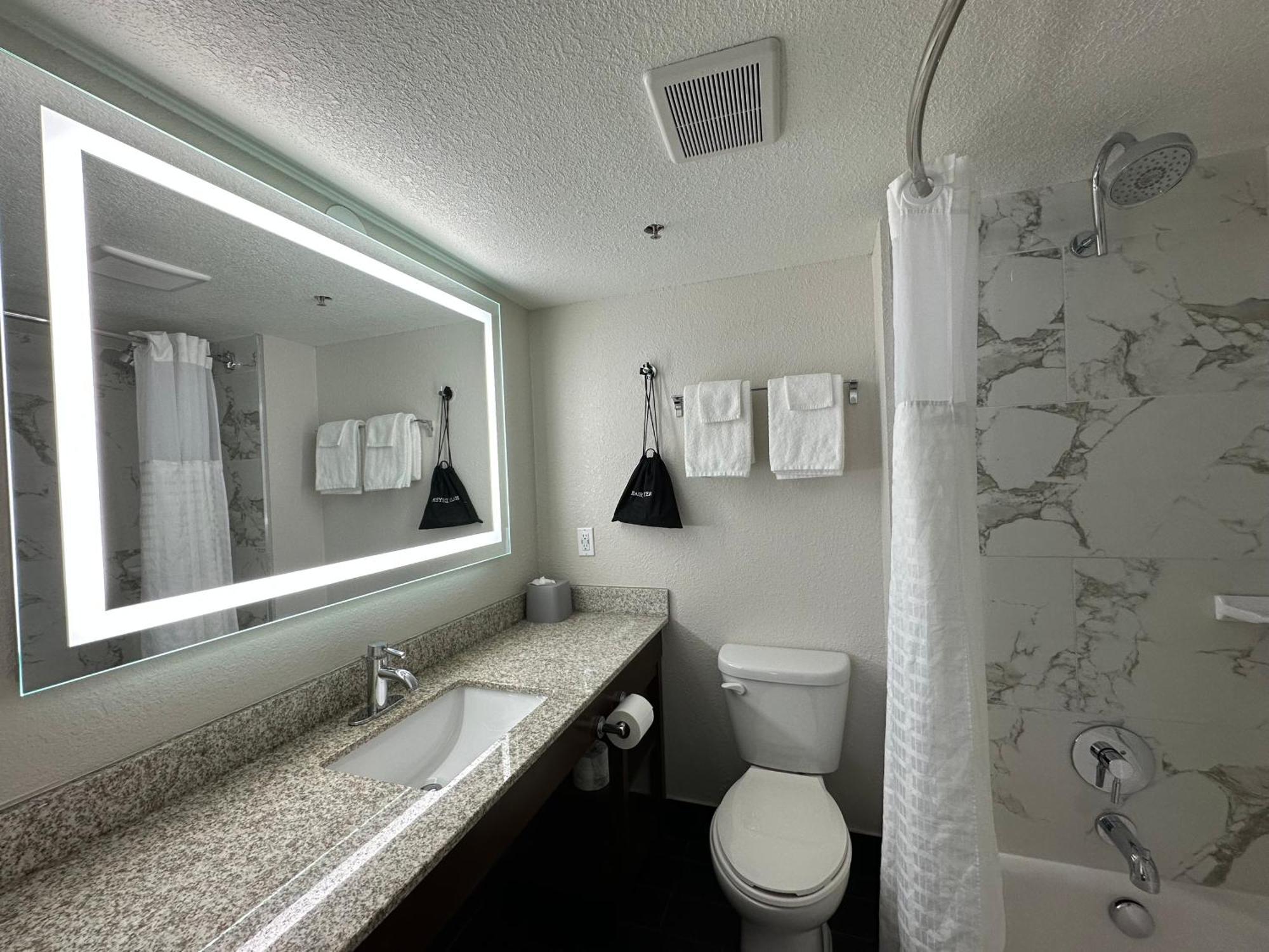 Holiday Inn Express & Suites Eden Prairie - Minneapolis By Ihg מראה חיצוני תמונה