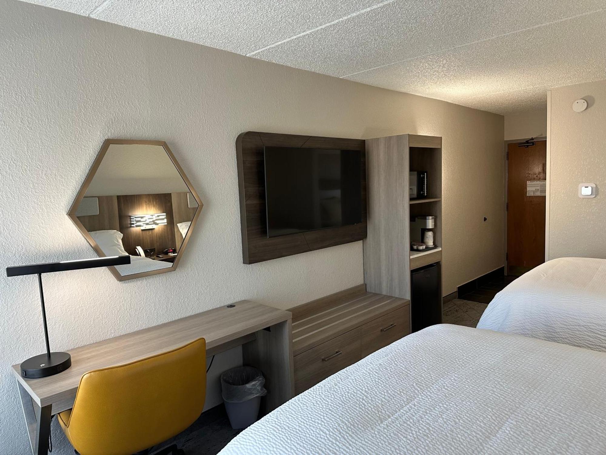 Holiday Inn Express & Suites Eden Prairie - Minneapolis By Ihg מראה חיצוני תמונה